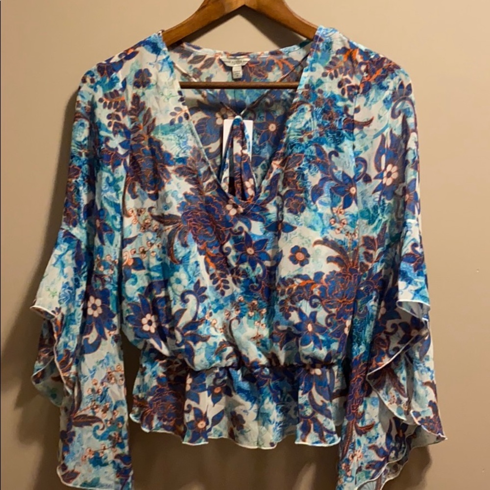 NWT Guess‎ Jiya Ruffle Bell Sleeve Top SZ S